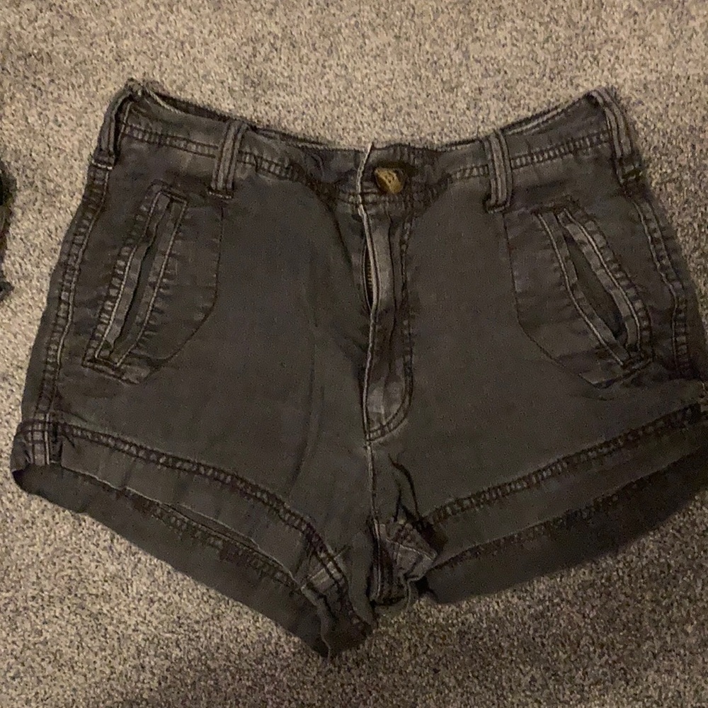 Black fitted cargo shorts